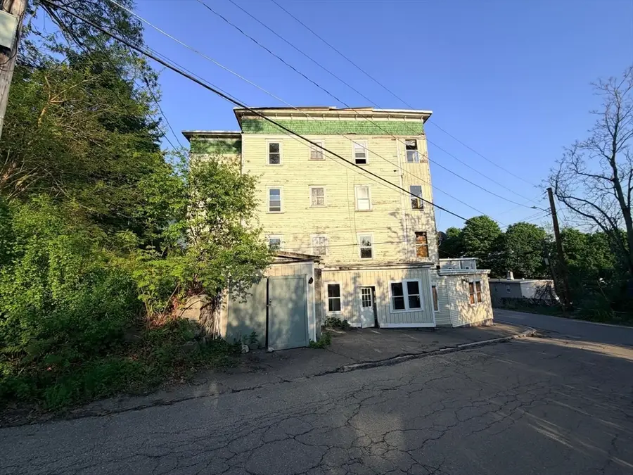 32 Mount Globe St, Fitchburg, MA 01420 - #3