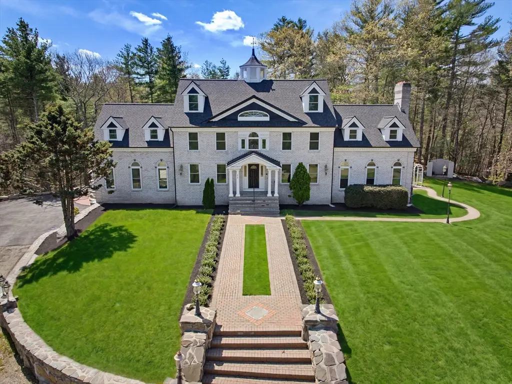 175 Pleasant St, Upton, MA 01568 - #1
