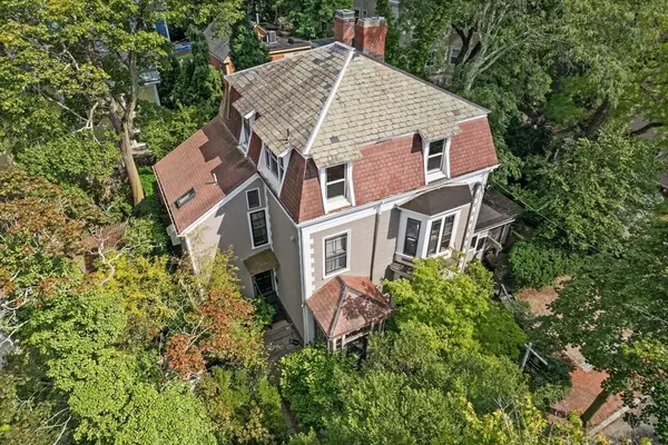 32 Hawthorn St, Cambridge, MA 02138