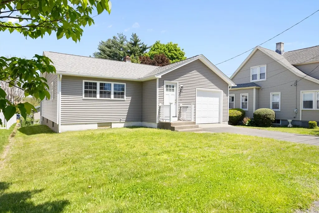 44 White St, Chicopee, MA 01013 - #1