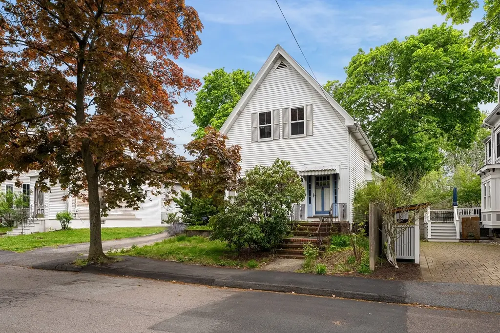 17 Sharon St, Medford, MA 02155 - #1
