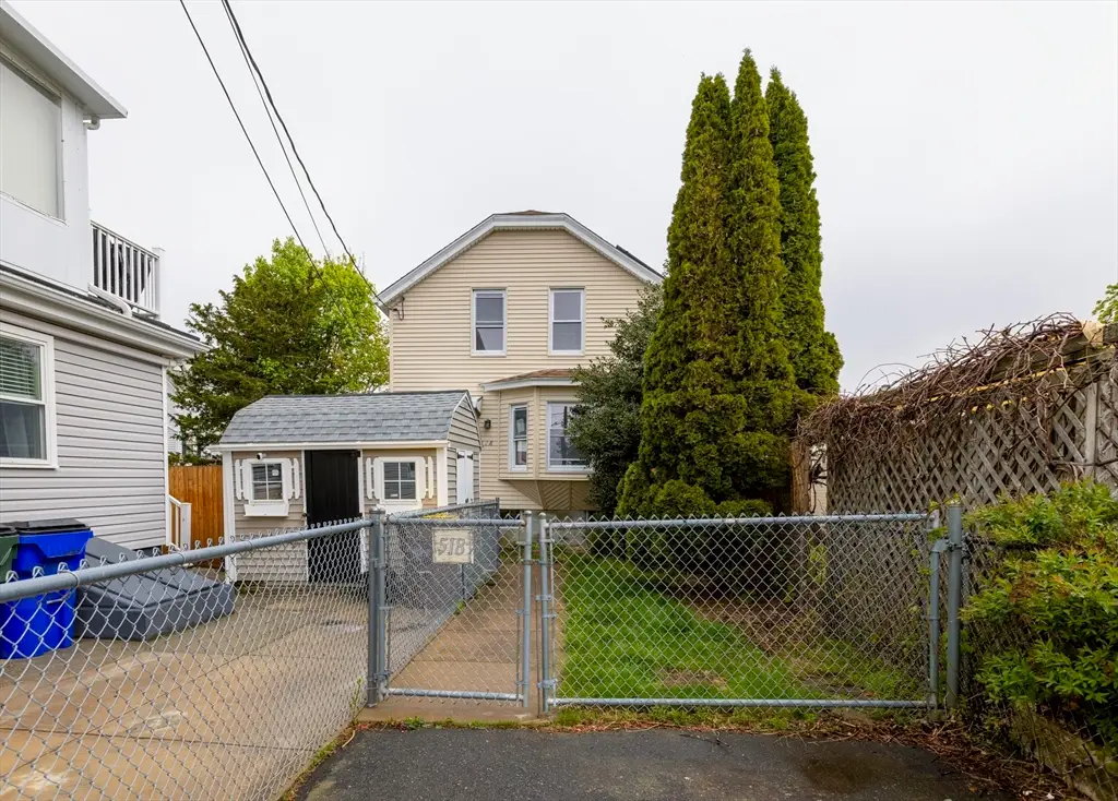 518 Snell St, Fall River, MA 02721 - #1