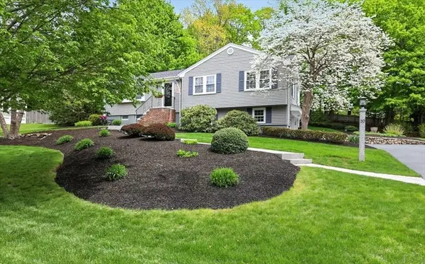 10 Autumn Circle, Hingham, MA 02043