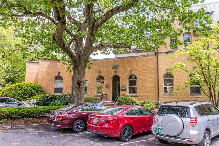 60 E Glen Rd #306, Brookline, MA 02445 - #2