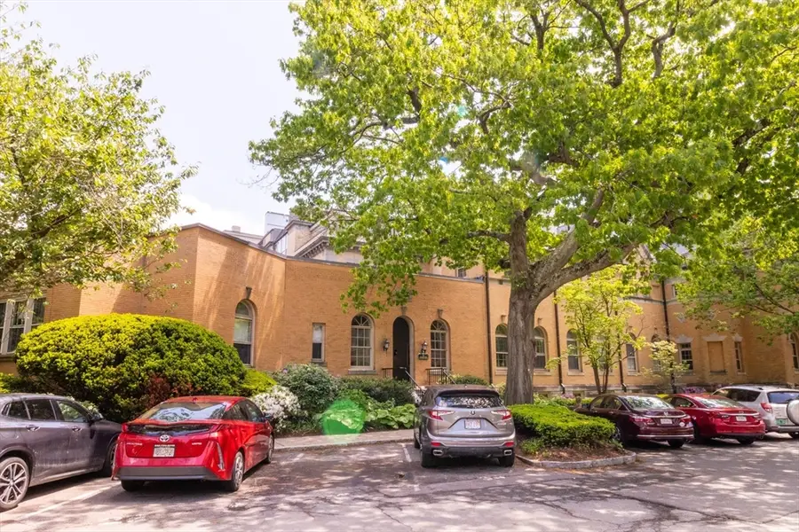 60 E Glen Rd #306, Brookline, MA 02445 - #3