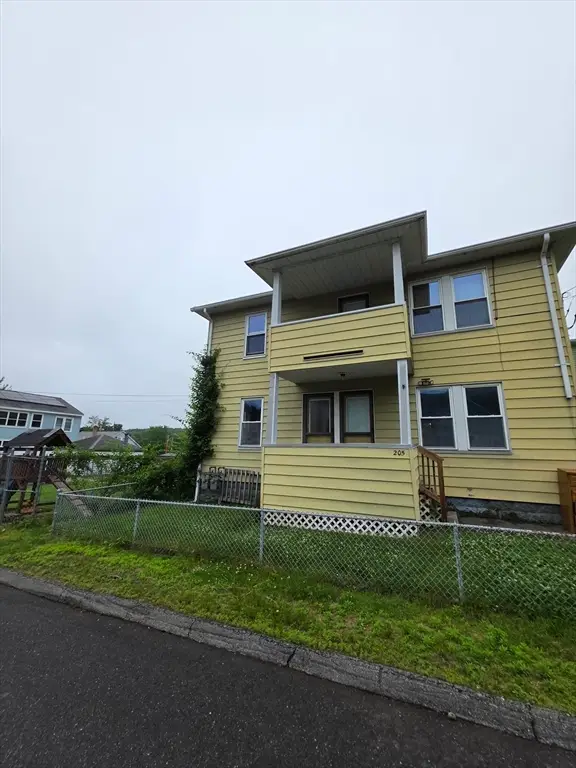 205 Woodland St, Fitchburg, MA 01420 - #2