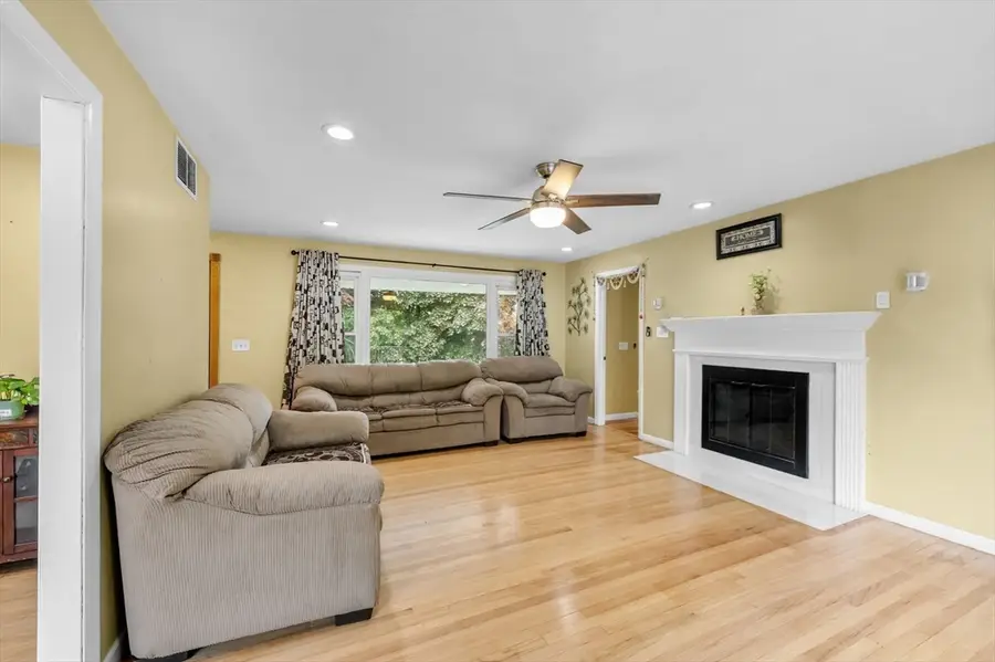 72 Paulson Dr, West Springfield, MA 01089 - #3