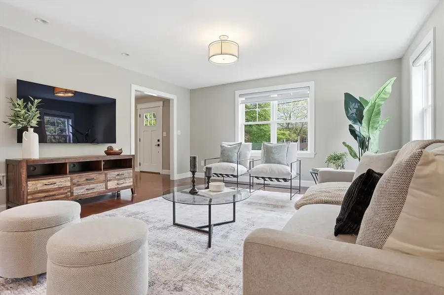 242 Pleasant St, Melrose, MA 02176 - #2