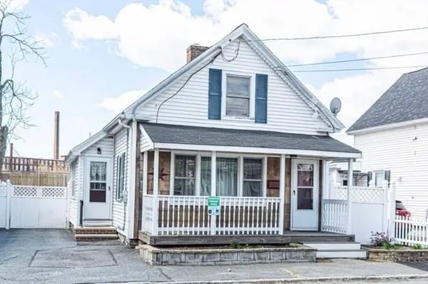 516 Lakeview Ave, Lowell, MA 01850