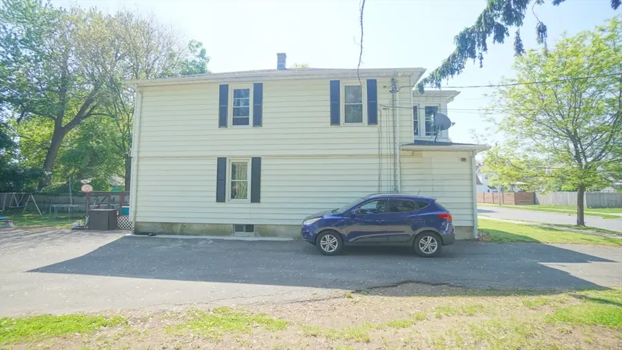 92 Walter St, Chicopee, MA 01013 - #3