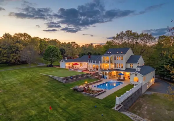 312 Burrage Street, Lunenburg, MA 01462