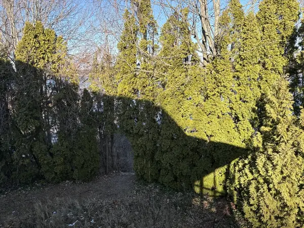 351 County Rd, Barrington, RI 02806