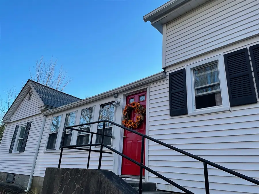 8 Pike St, Hopkinton, MA 01748 - #2