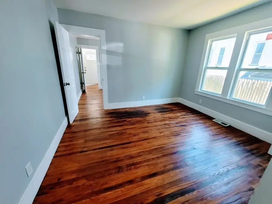 33-35 Algonquin Pl, Springfield, MA 01104 - #2