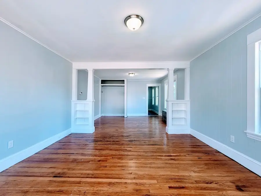33-35 Algonquin Pl, Springfield, MA 01104 - #3