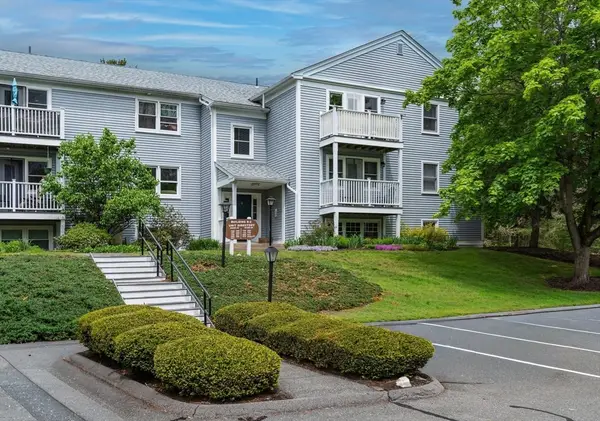 46 Evergreen Rd #310, Northampton, MA 01053