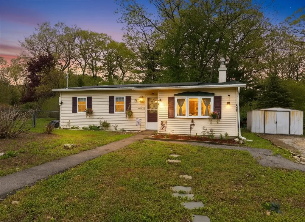 4 Bunker Hill Rd, Leicester, MA 01524 - #1