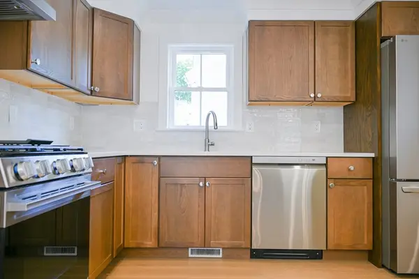 10 Ashwood Street, Worcester, MA 01604
