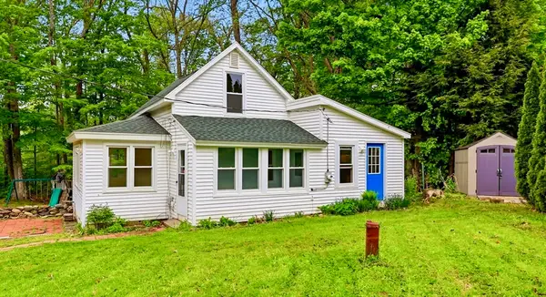6 County Rd, Huntington, MA 01050
