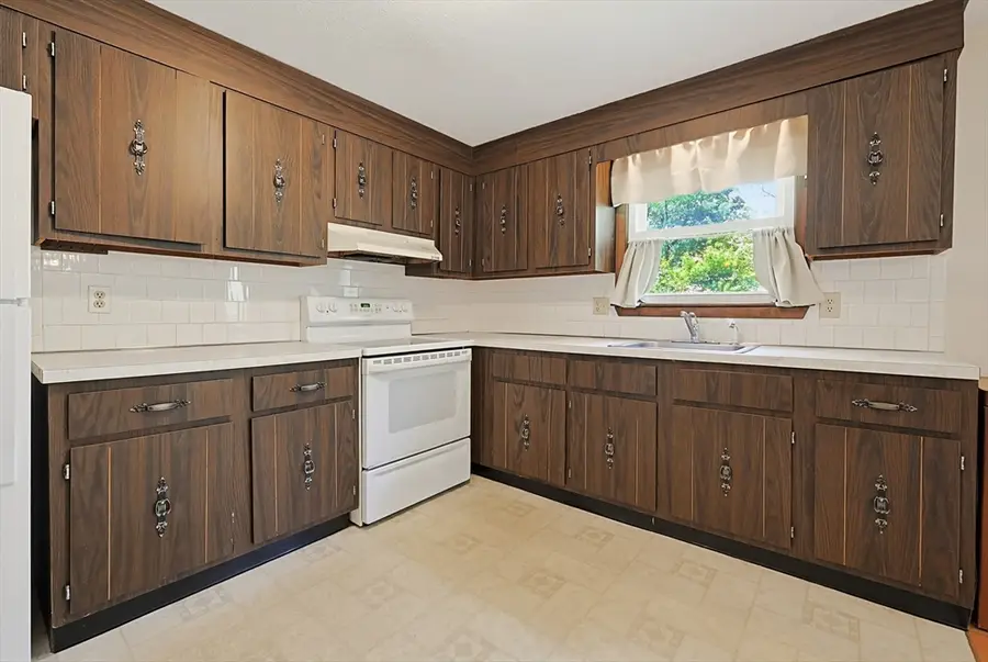 274 Temi Rd, Raynham, MA 02767 - #3