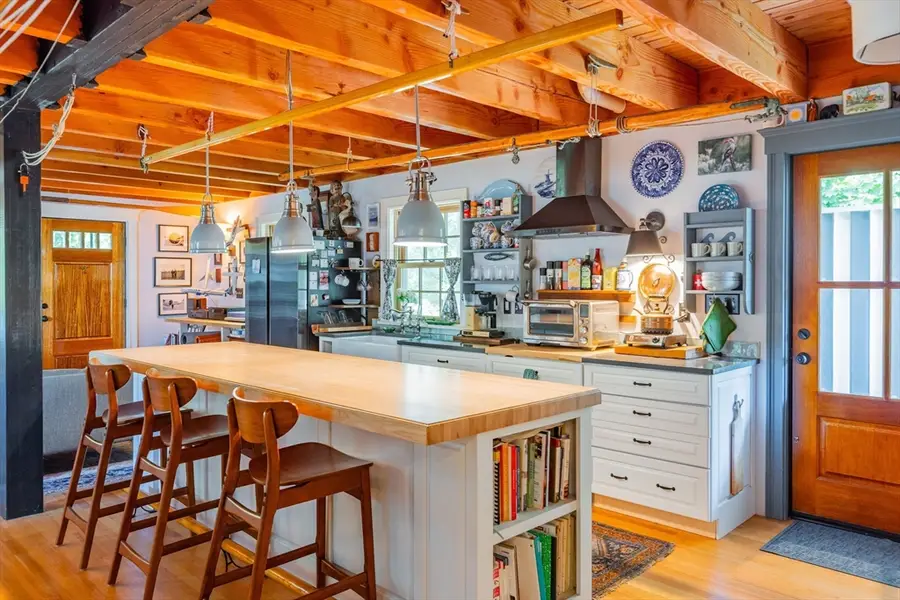 27 Maverick St, Marblehead, MA 01945 - #3