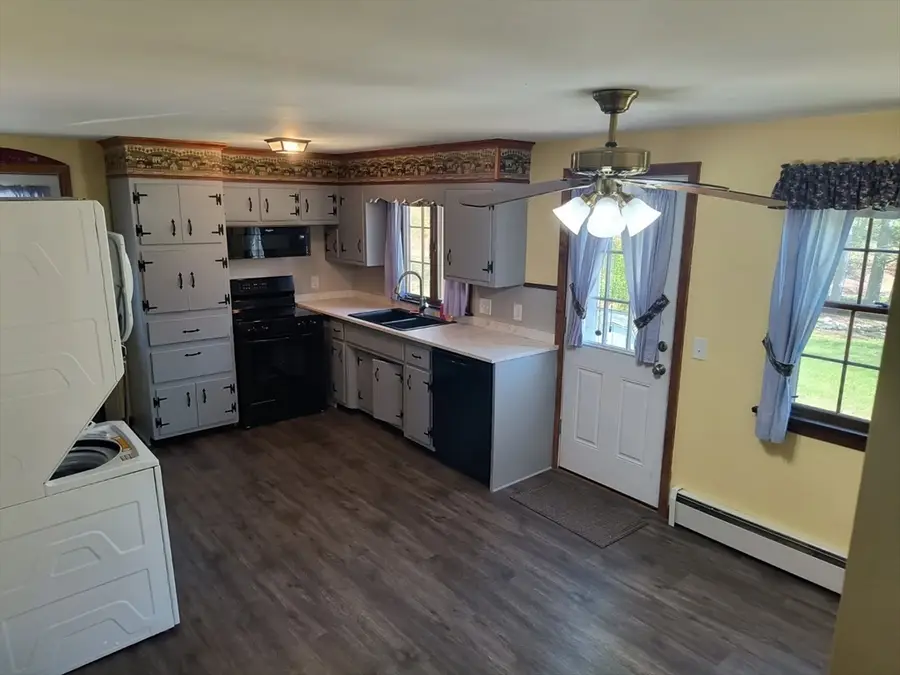 35 Pine St, Westfield, MA 01085 - #3