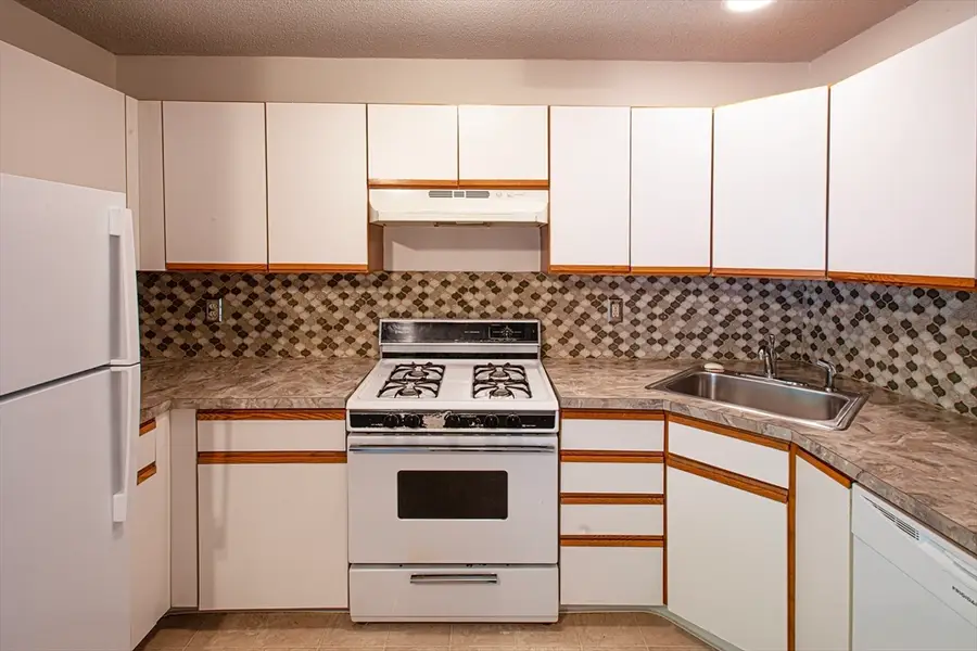 4 Ash Ln #4, Agawam, MA 01001 - #3