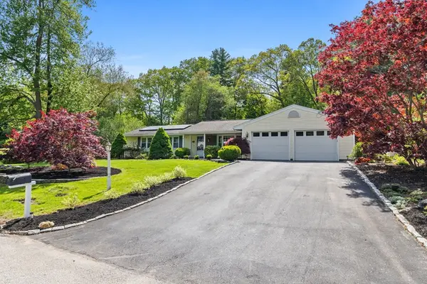 12 Burton Farm Dr, Andover, MA 01810