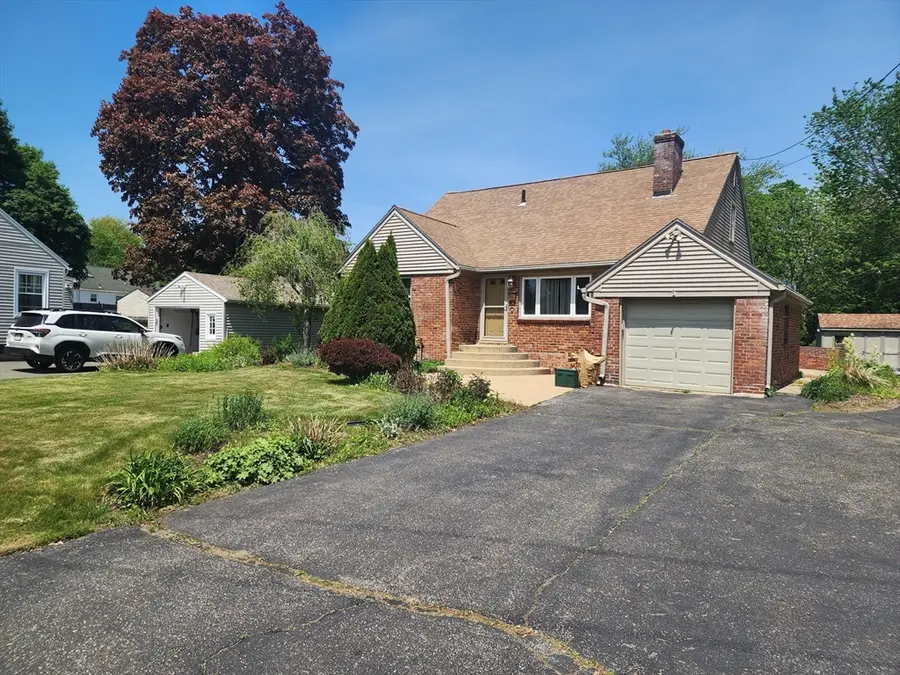 123 Maple St, East Longmeadow, MA 01106 - #3