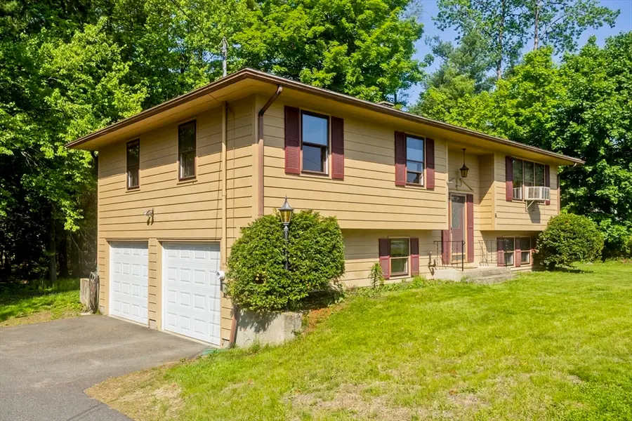 6 Pine Wood Dr, Southampton, MA 01073 - #2