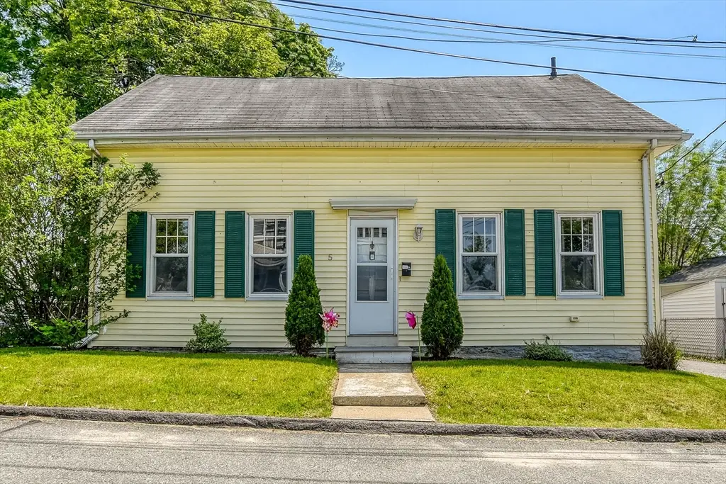 5 Church Ave, Taunton, MA 02780 - #1