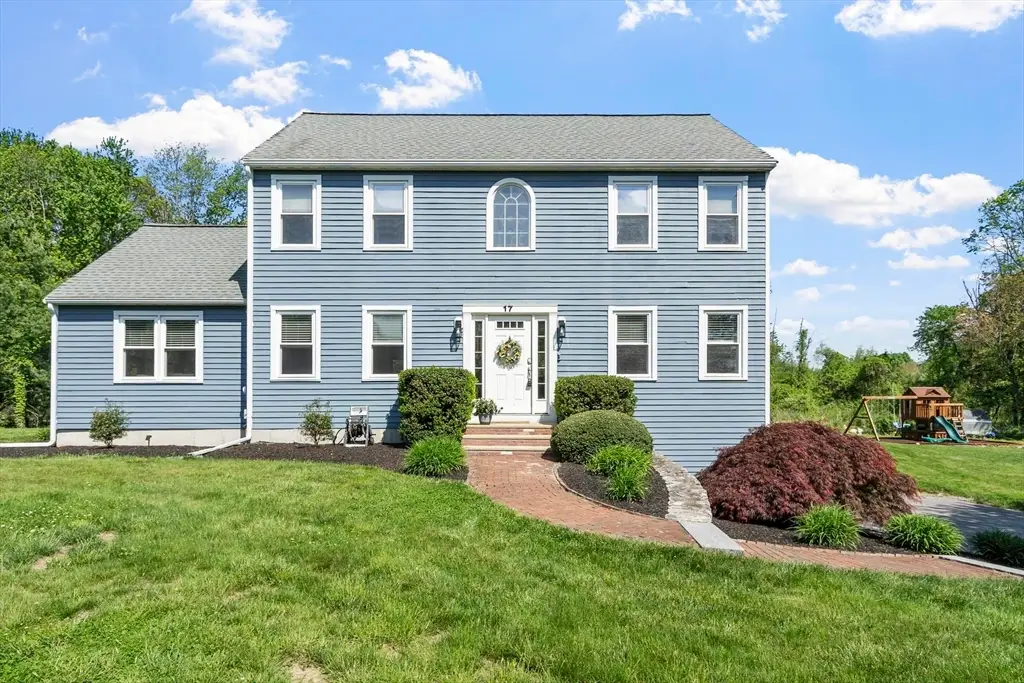 17 Blackthorne Circle, Hopkinton, MA 01748 - #1