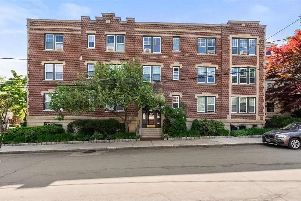 99 Perry St #6, Brookline, MA 02445 - #1