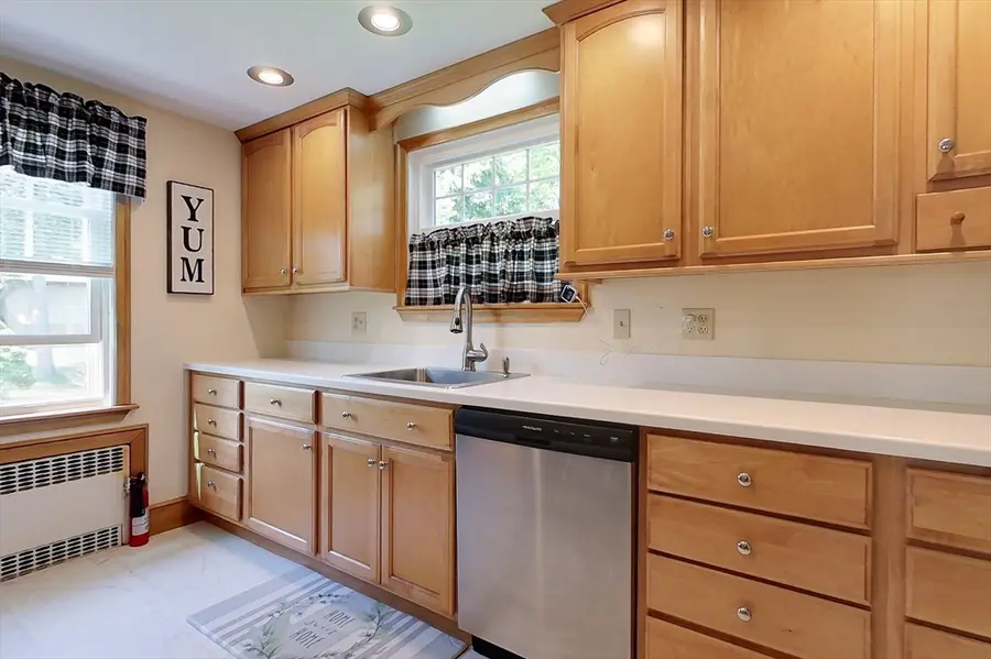 263 Highland St, Holden, MA 01520 - #3