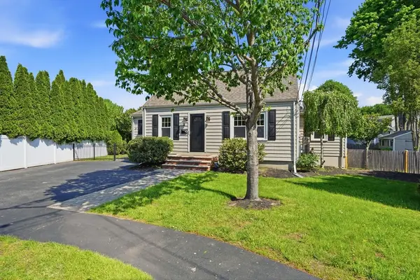 7 Paon Circle, Wakefield, MA 01880
