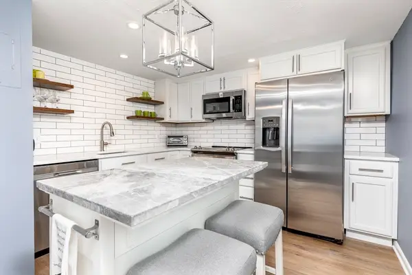 404 Paradise Road #1C, Swampscott, MA 01907