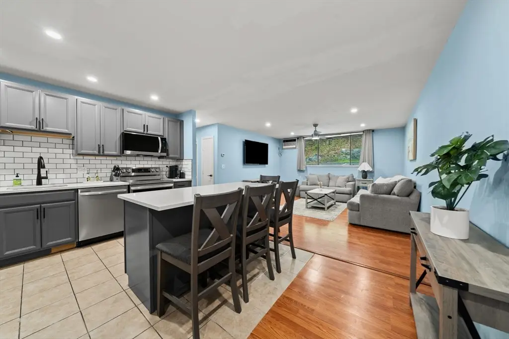 80 N Warren St #32, Woburn, MA 01801 - #1