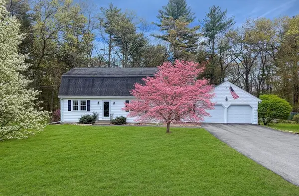7 Farrwood Dr, Andover, MA 01810