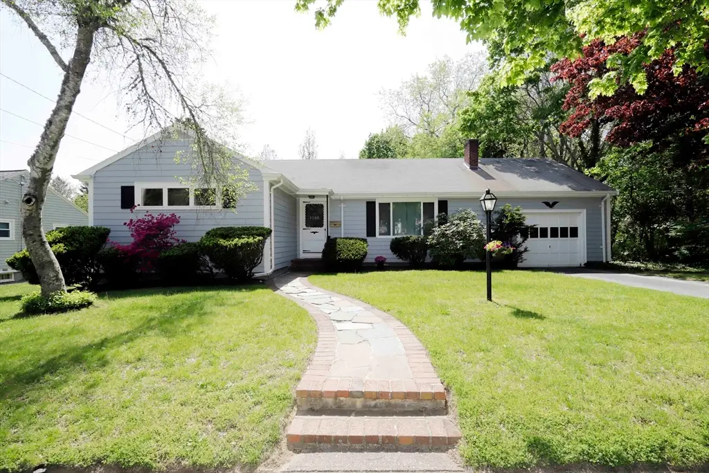 1295 Roseanne St, New Bedford, MA 02740 - #1
