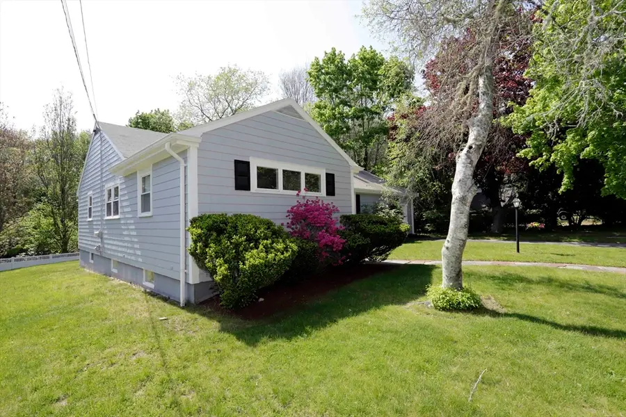 1295 Roseanne St, New Bedford, MA 02740 - #3