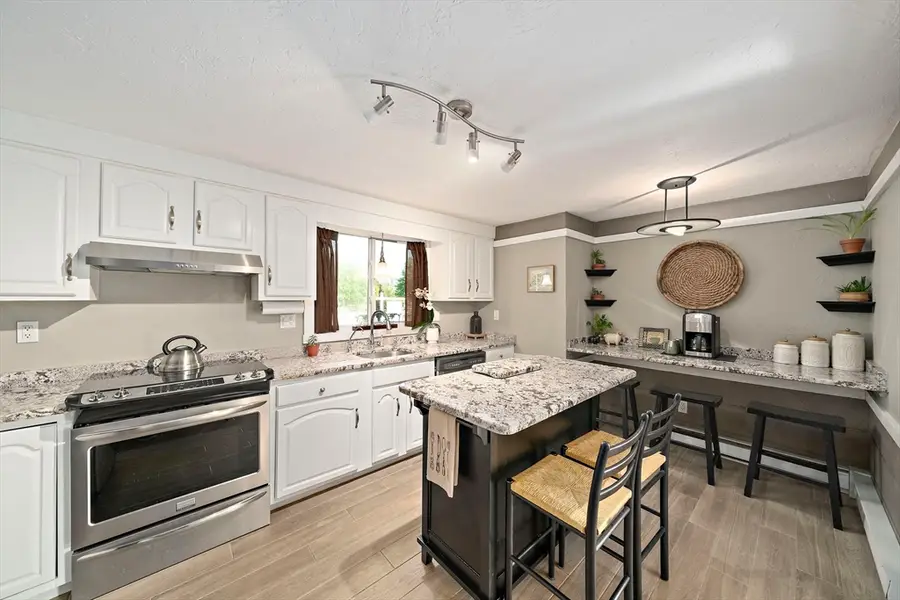 47 Candia St, Weymouth, MA 02189 - #3