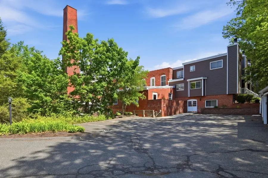 124 College St #2, South Hadley, MA 01075 - #3
