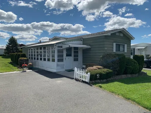 5 Fourth Ave, Westfield, MA 01085