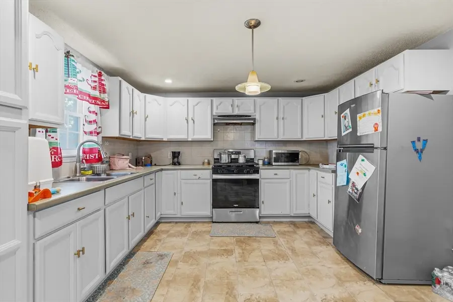 55 Salisbury St, New Bedford, MA 02744 - #3