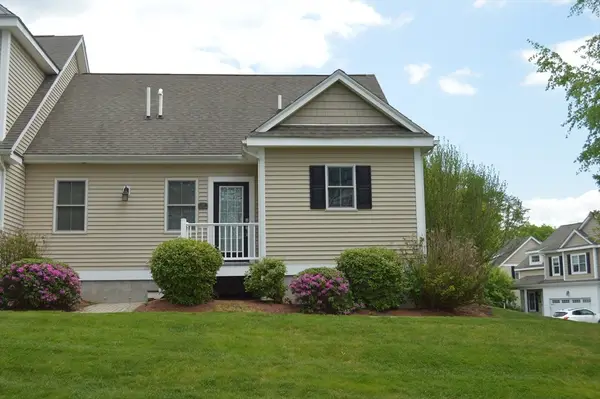 39 Meetinghouse Lane #39, Southborough, MA 01772