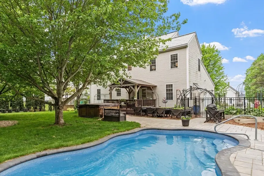 83 Pleasant St, Ayer, MA 01432 - #3