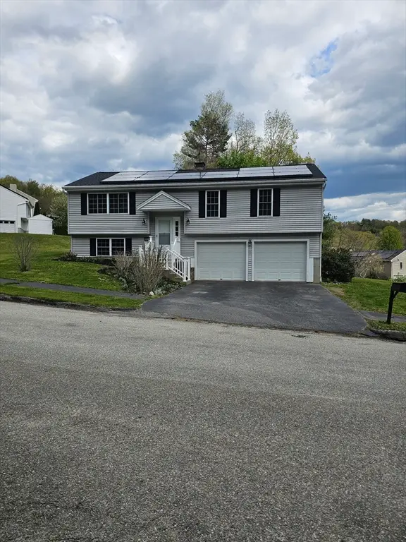 14 Pinewood Lane, Worcester, MA 01609