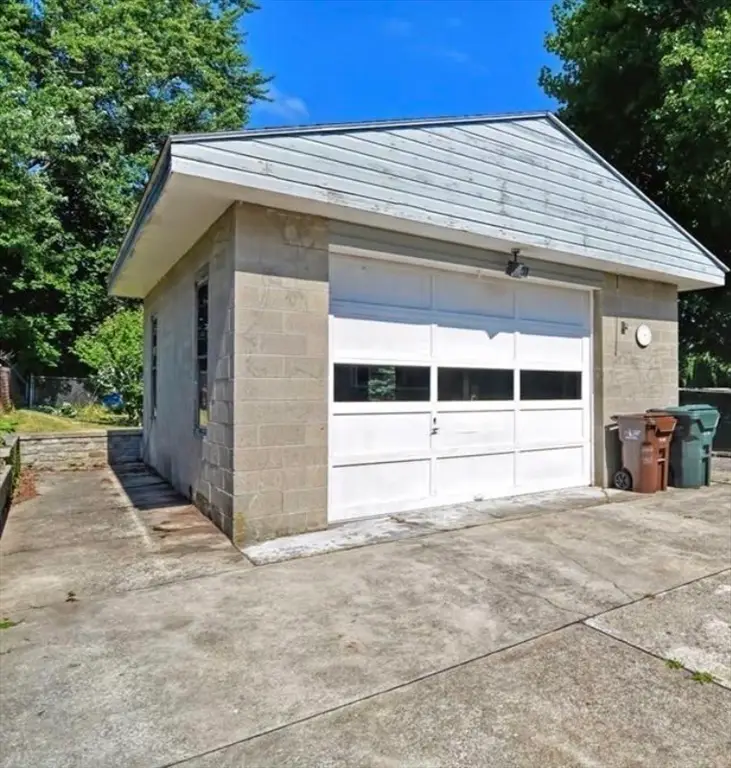 41 Highland St, Auburn, MA 01501 - #3