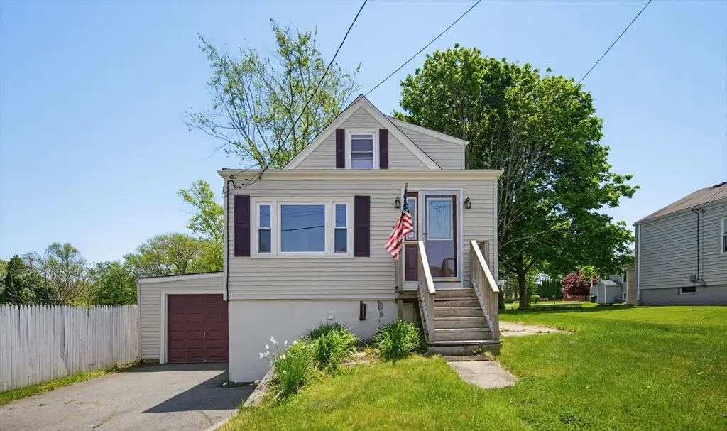 34 Farnum St, Tiverton, RI 02878 - #1