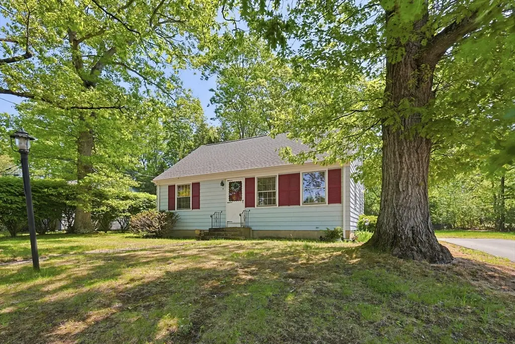 5 Robin Hood Dr., Seekonk, MA 02771 - #1